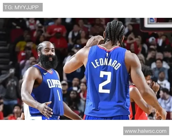 快船记者：伦纳德左膝挫伤疑因两次撞击