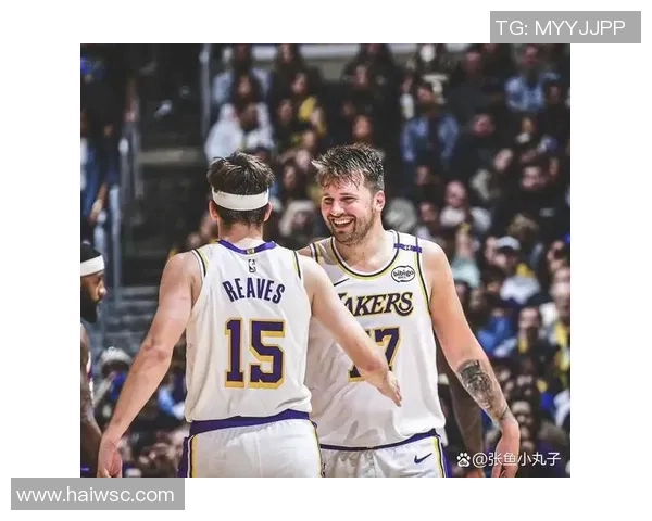 只关于吐槽｜马刺包揽全部奖项；里夫斯追打东契奇；一场没打就夺冠